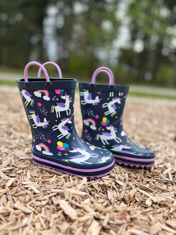 Kids rubber rain boots with unicorn and rainbow pattern